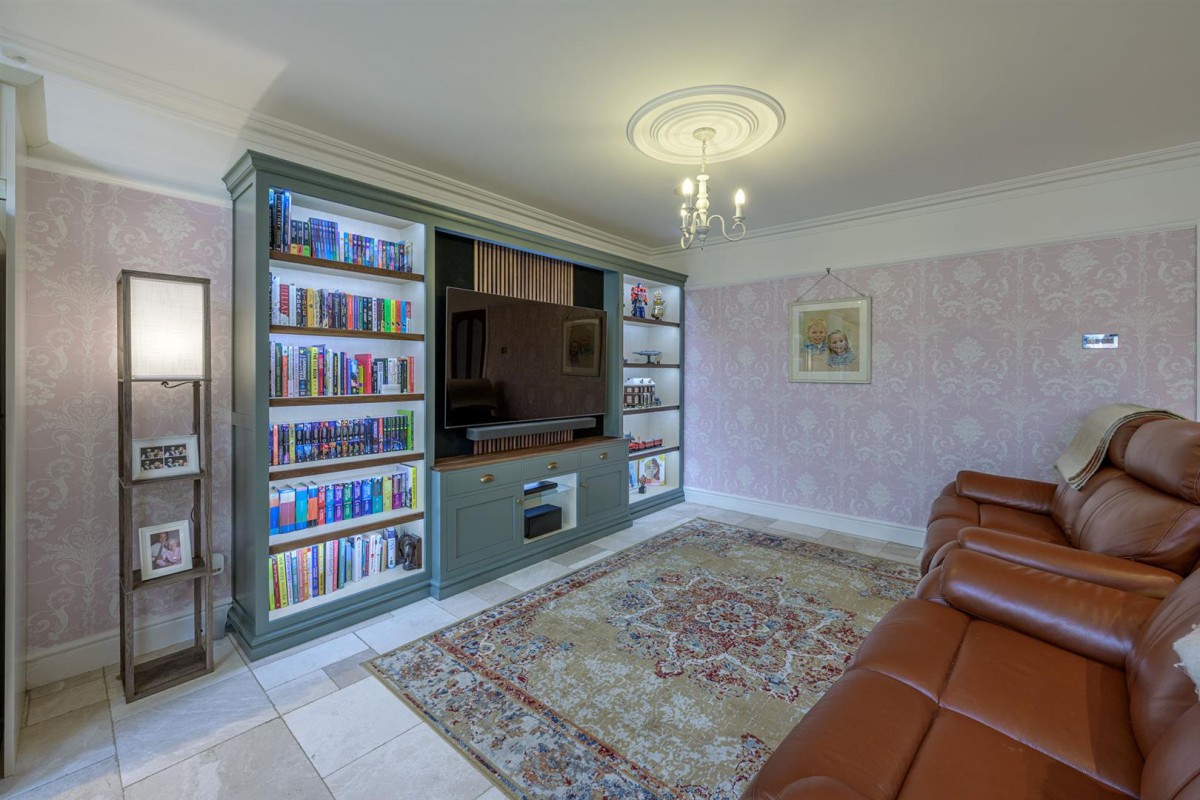 Cot Lane, Kingswinford, DY6 9TY