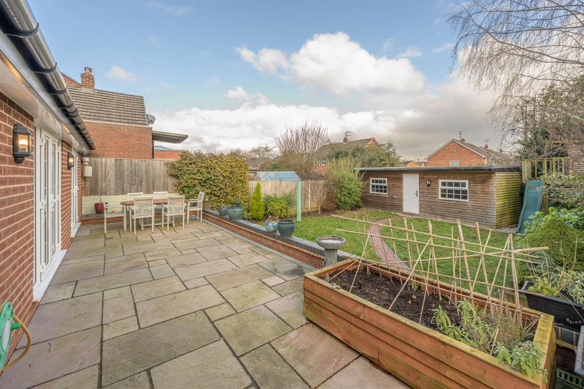 Cot Lane, Kingswinford, DY6 9TY