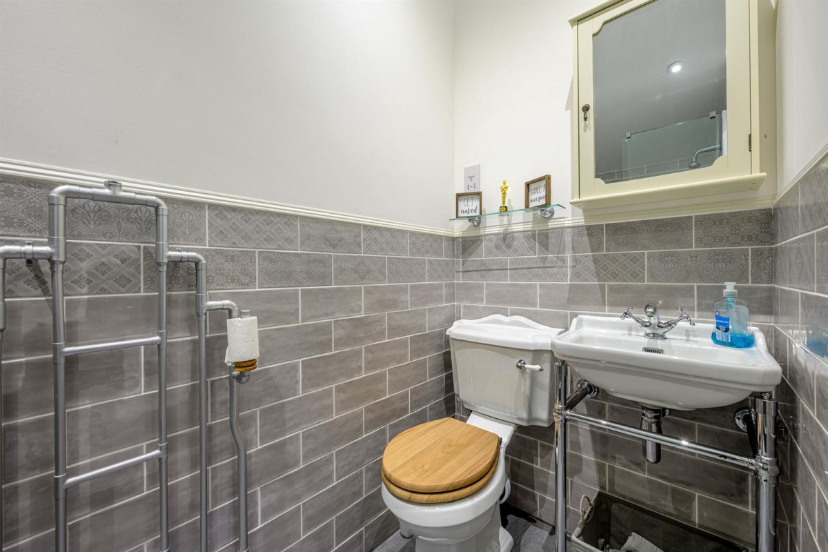 Cot Lane, Kingswinford, DY6 9TY