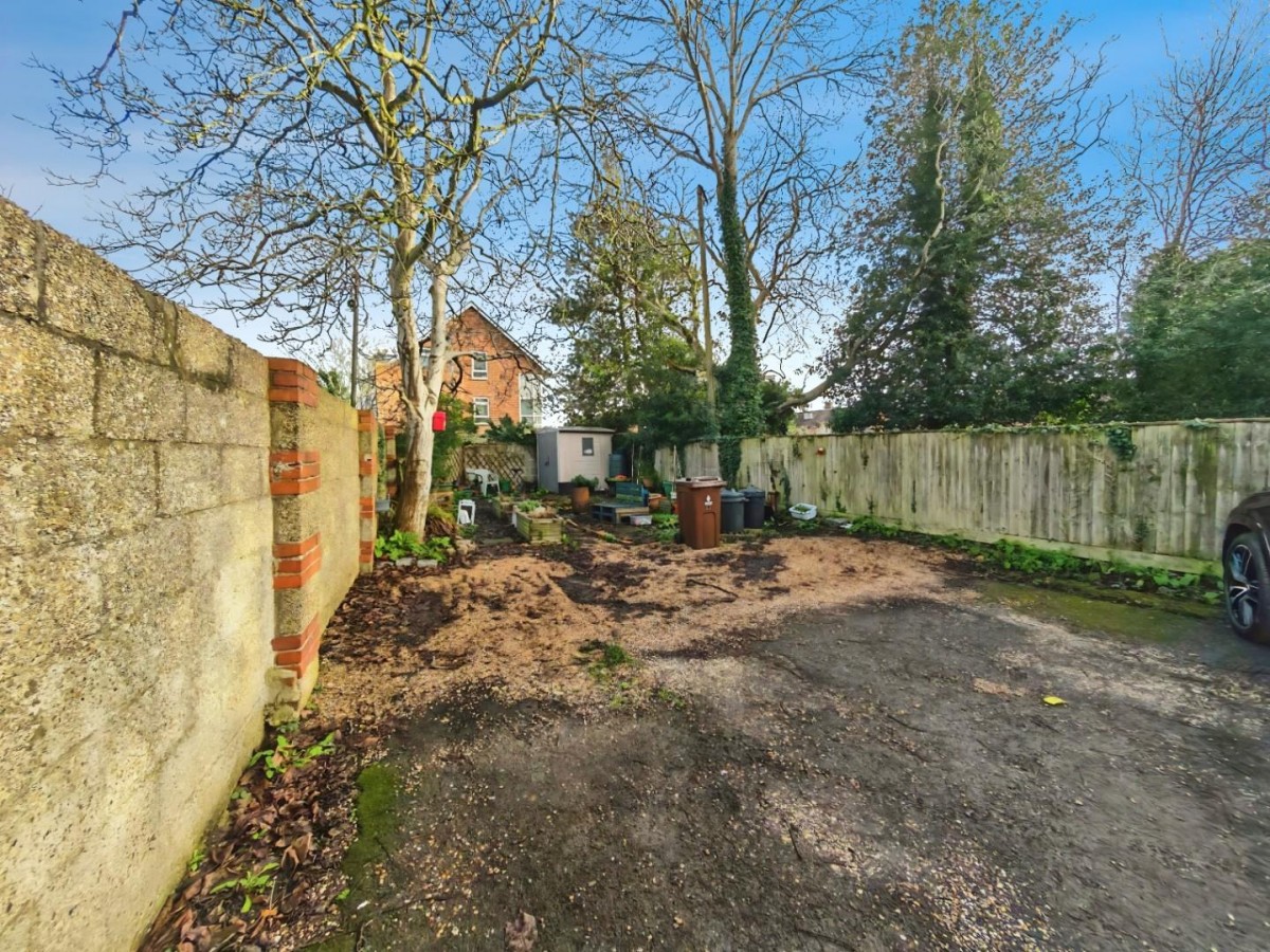 Station Road, Earley, Reading, RG6 7DY