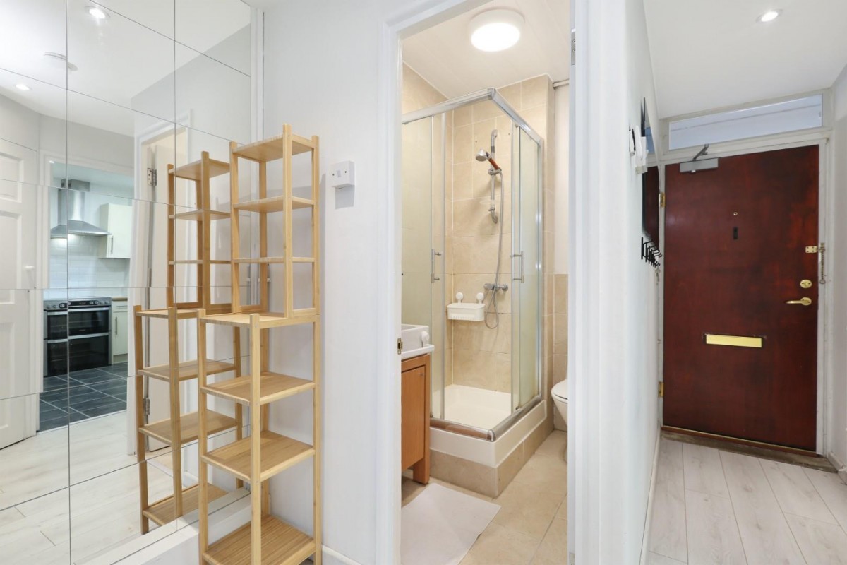 Peckham Road, London, SE5