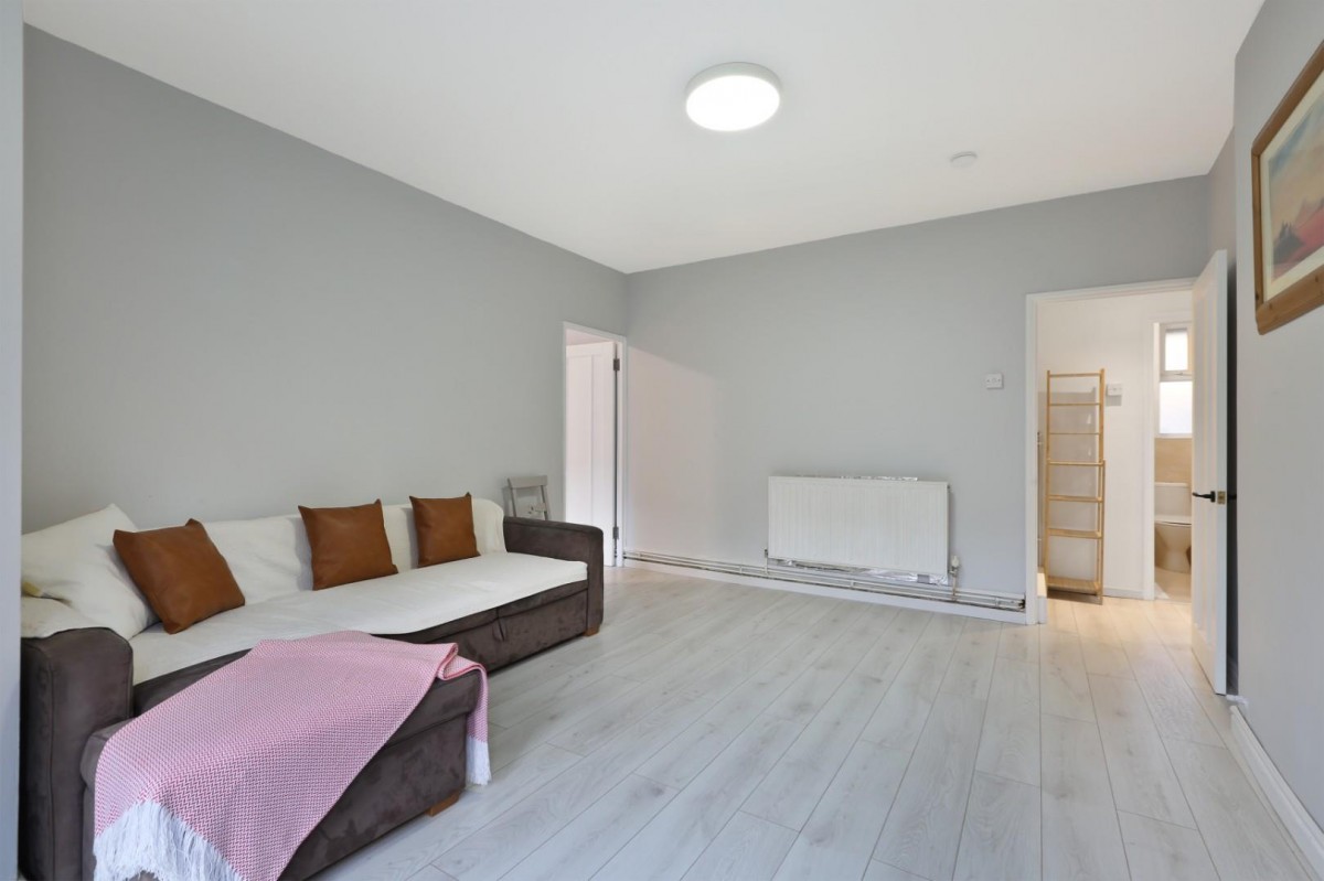 Peckham Road, London, SE5