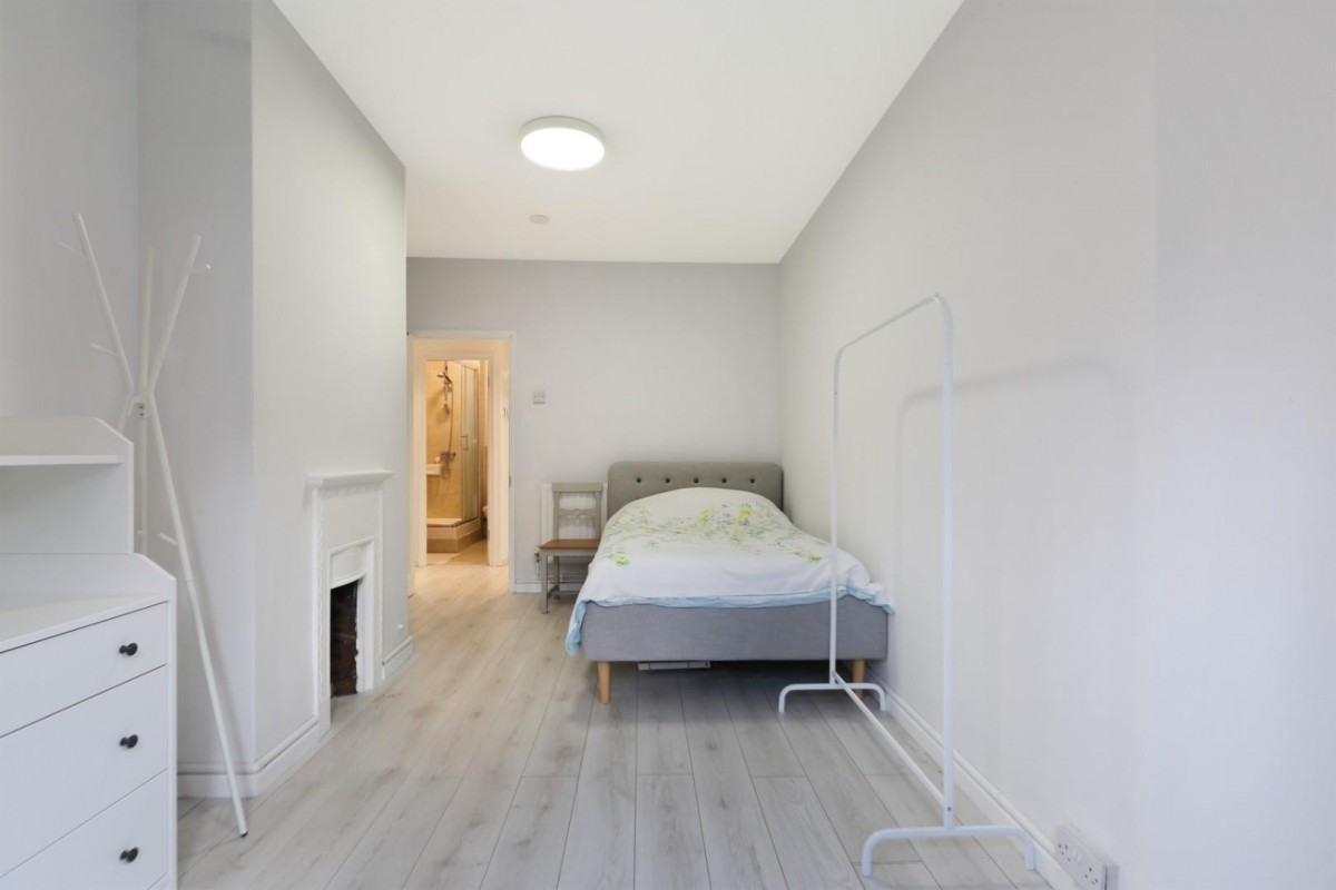 Peckham Road, London, SE5