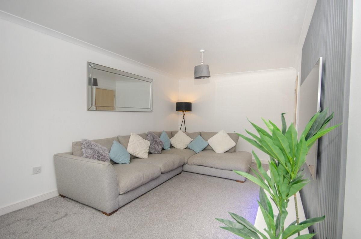 Arnold Road, Mangotsfield, Bristol, BS16 9LB