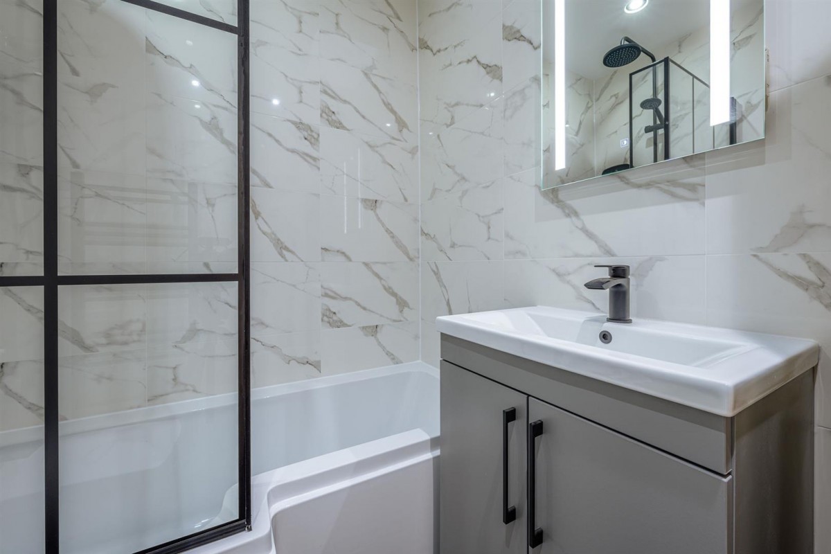 Elmwood Road, Stourbridge, DY8 5JL