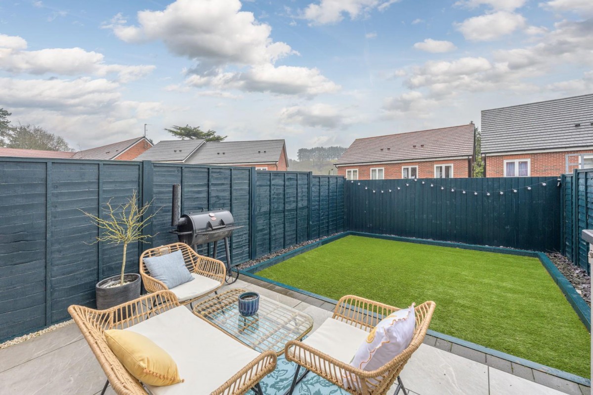 Appletree Close, Wombourne