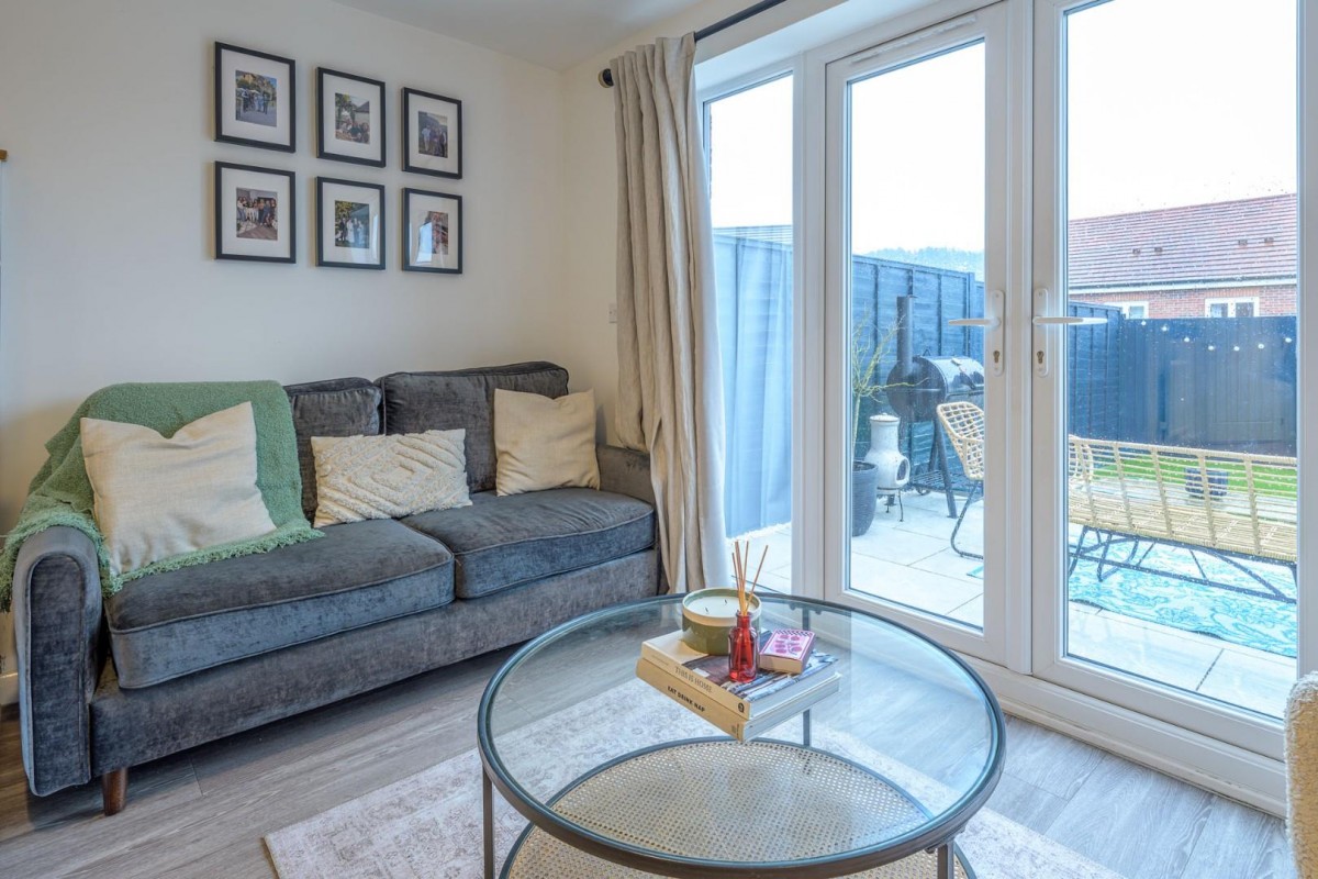 Appletree Close, Wombourne