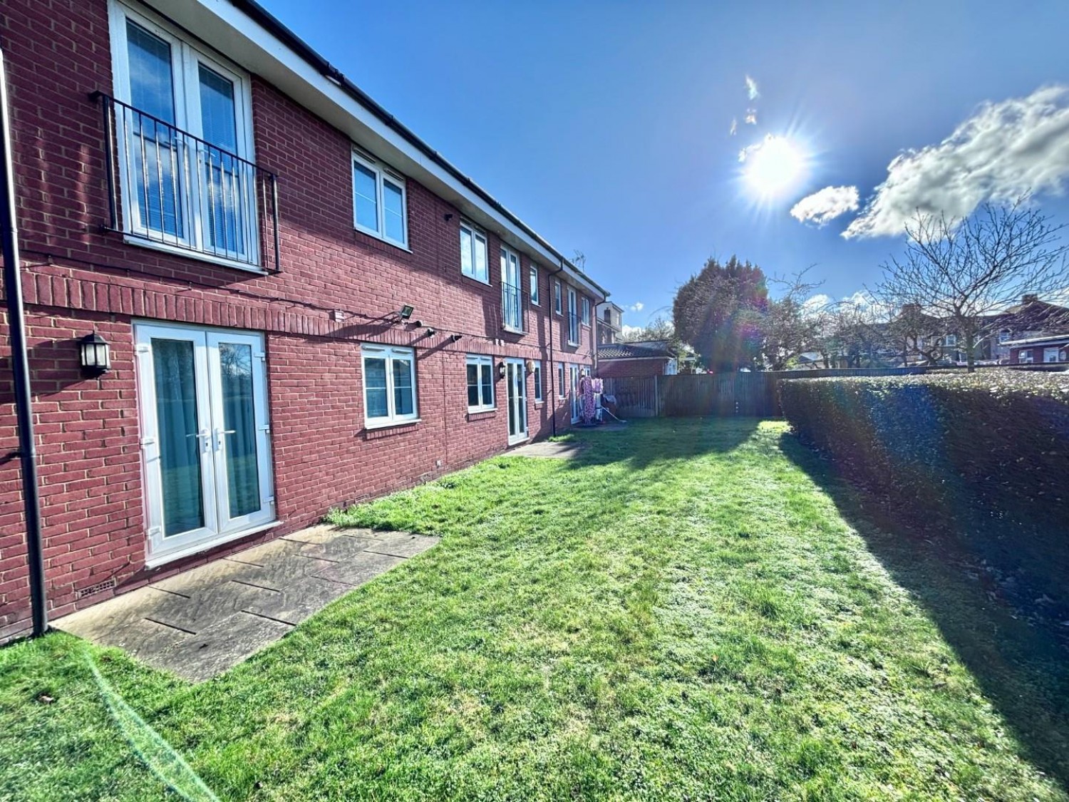 Oxford Avenue, Hayes