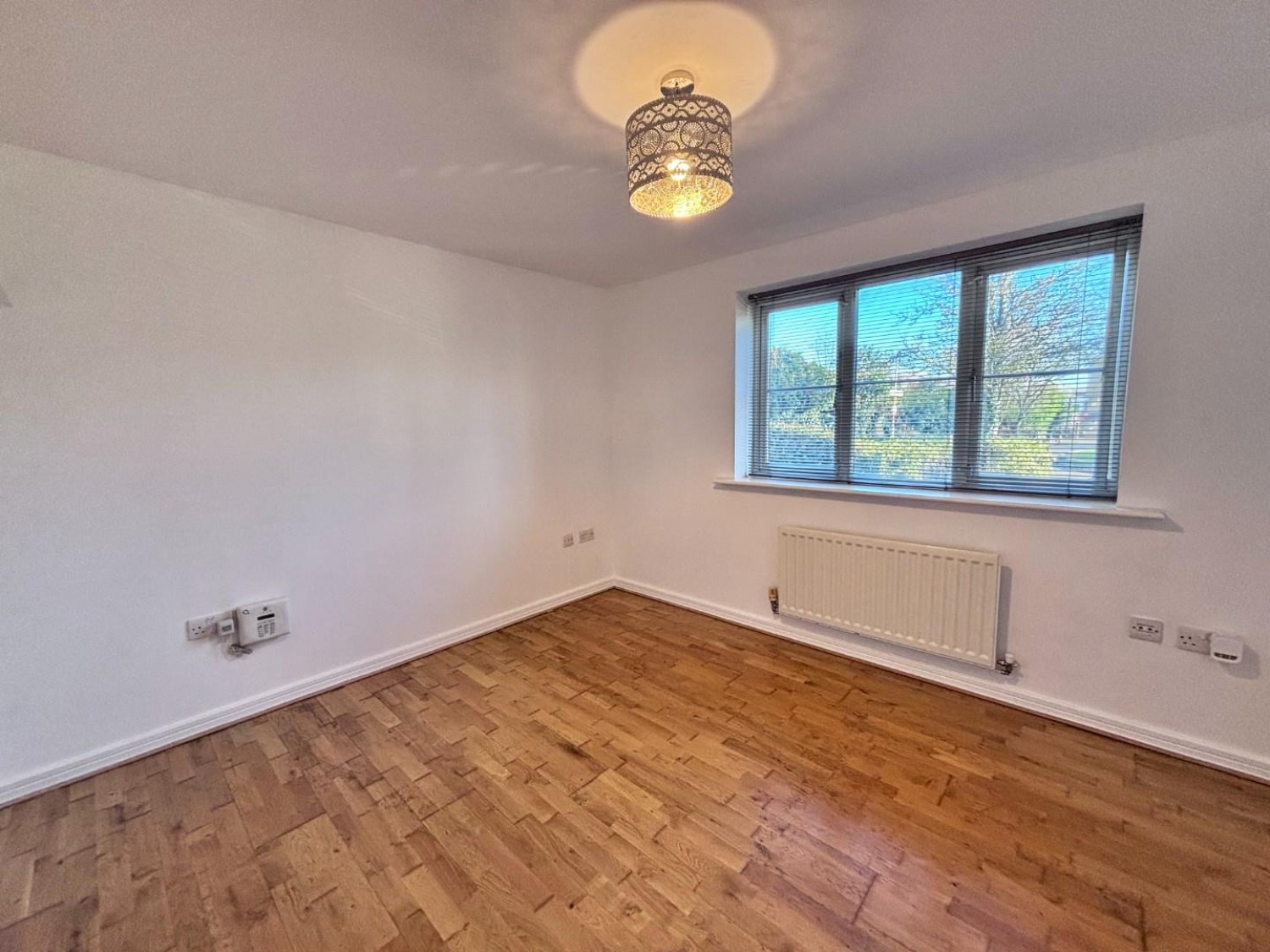 Oxford Avenue, Hayes