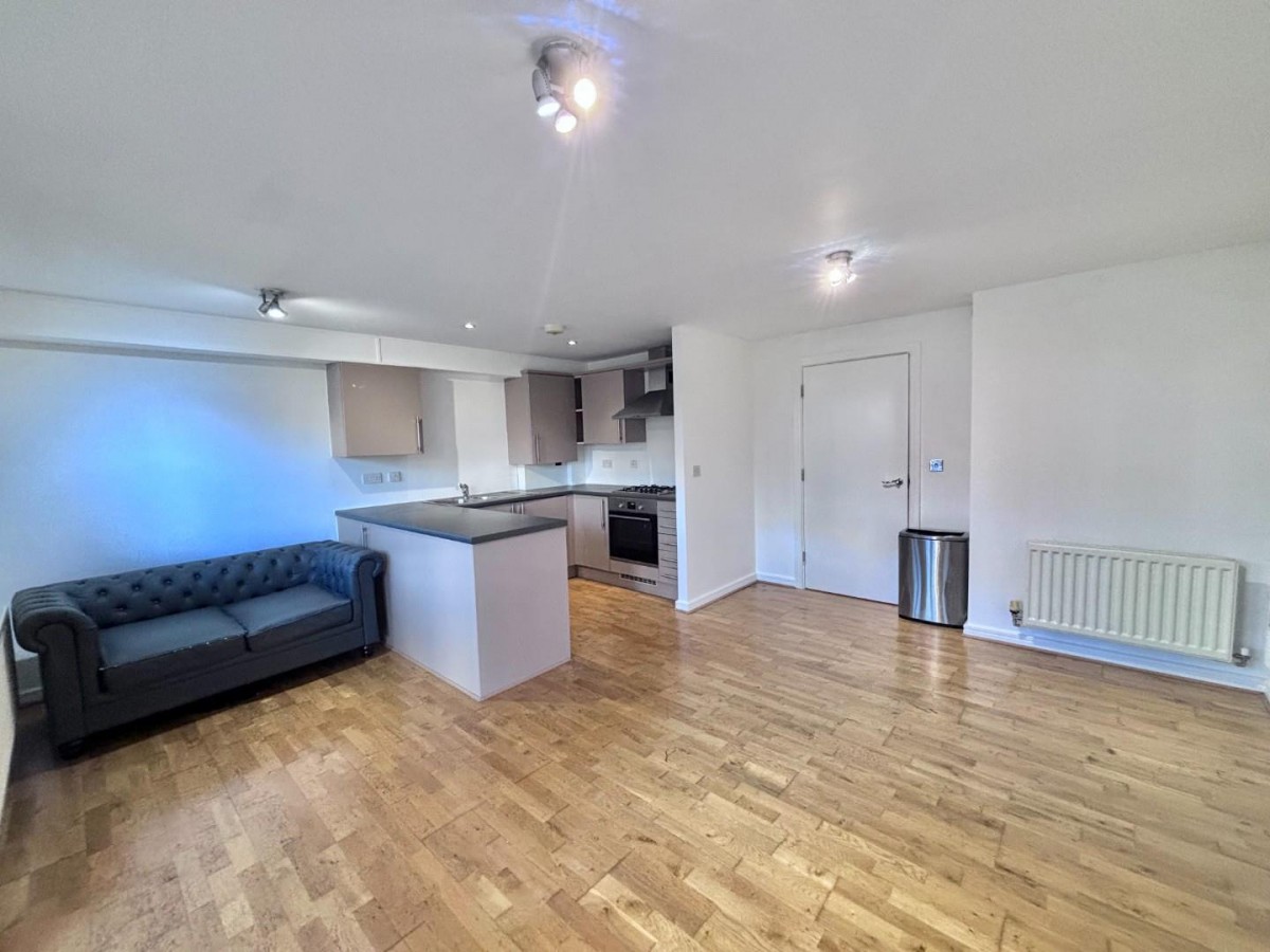 Oxford Avenue, Hayes