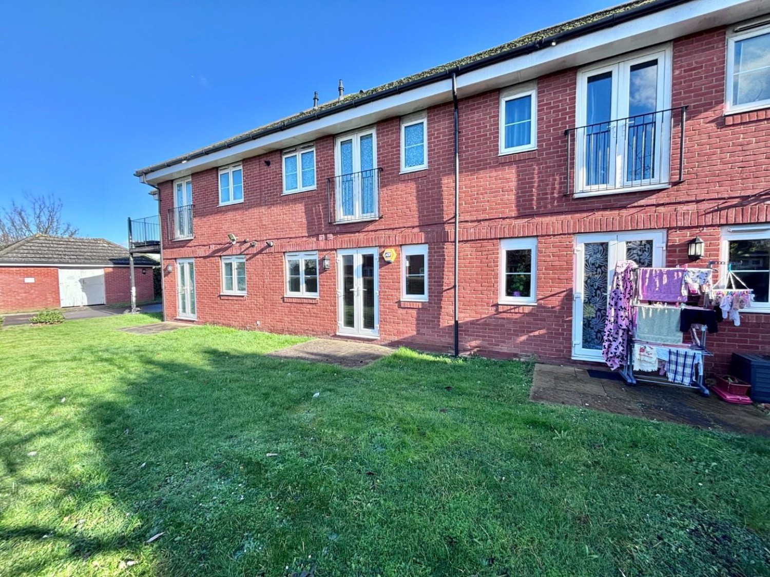 Oxford Avenue, Hayes