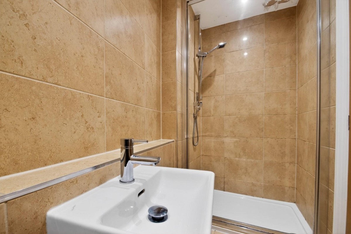 Royal Parade, Harrogate, HG1 2SZ