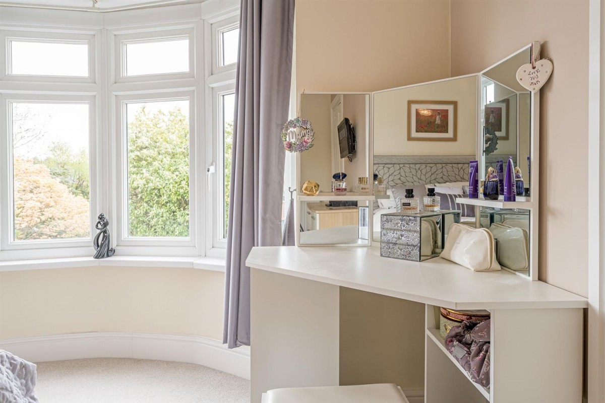 Middlefield Lane, Hagley, Stourbridge, DY9 0PY