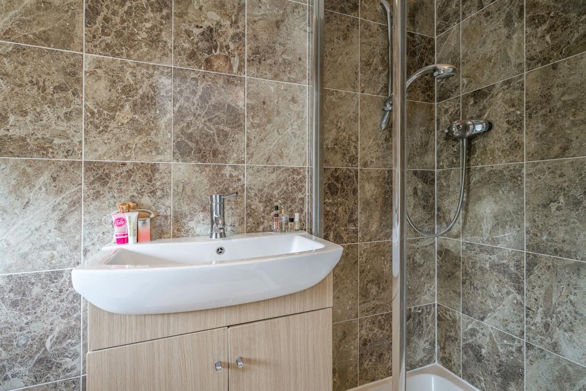 Middlefield Lane, Hagley, Stourbridge, DY9 0PY