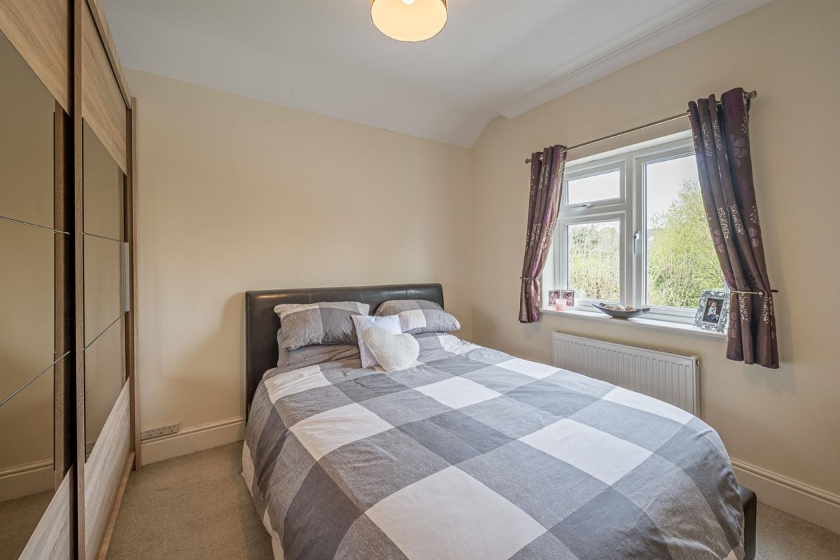 Middlefield Lane, Hagley, Stourbridge, DY9 0PY