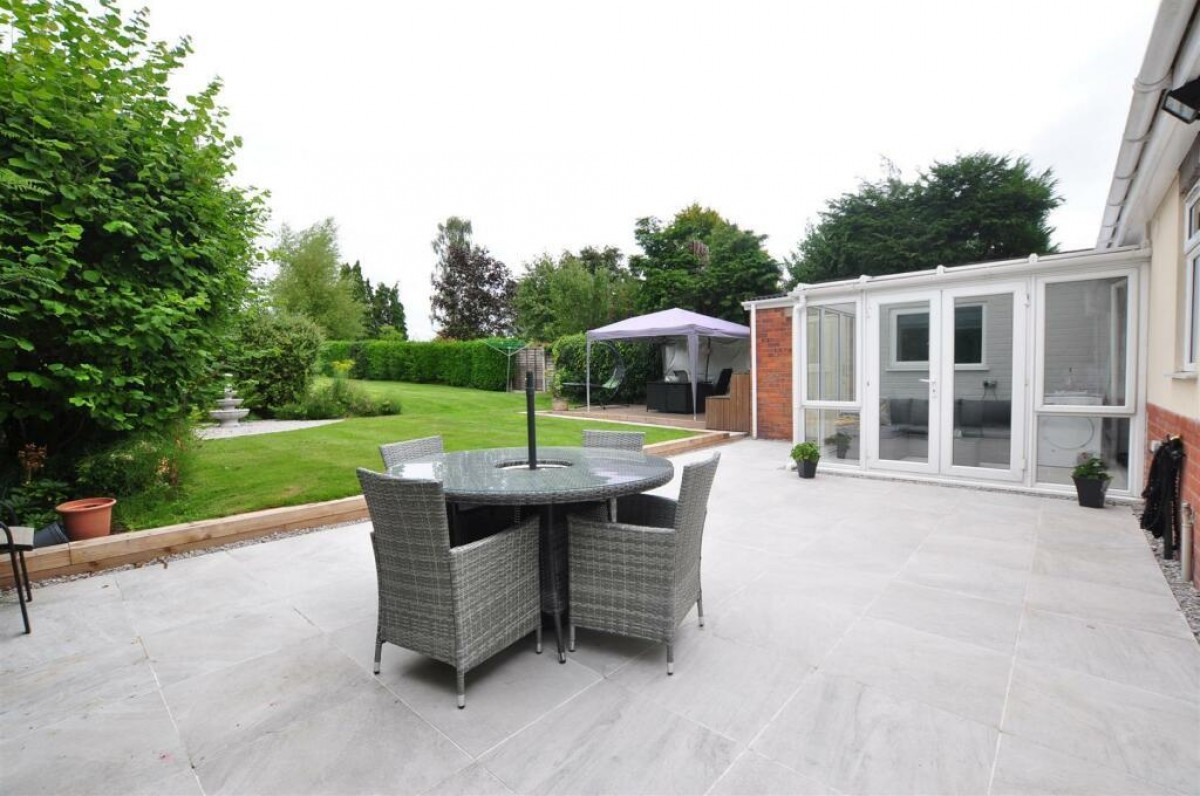 Middlefield Lane, Hagley, Stourbridge, DY9 0PY