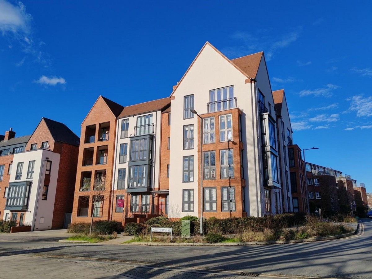 Earle Crescent, Wokingham