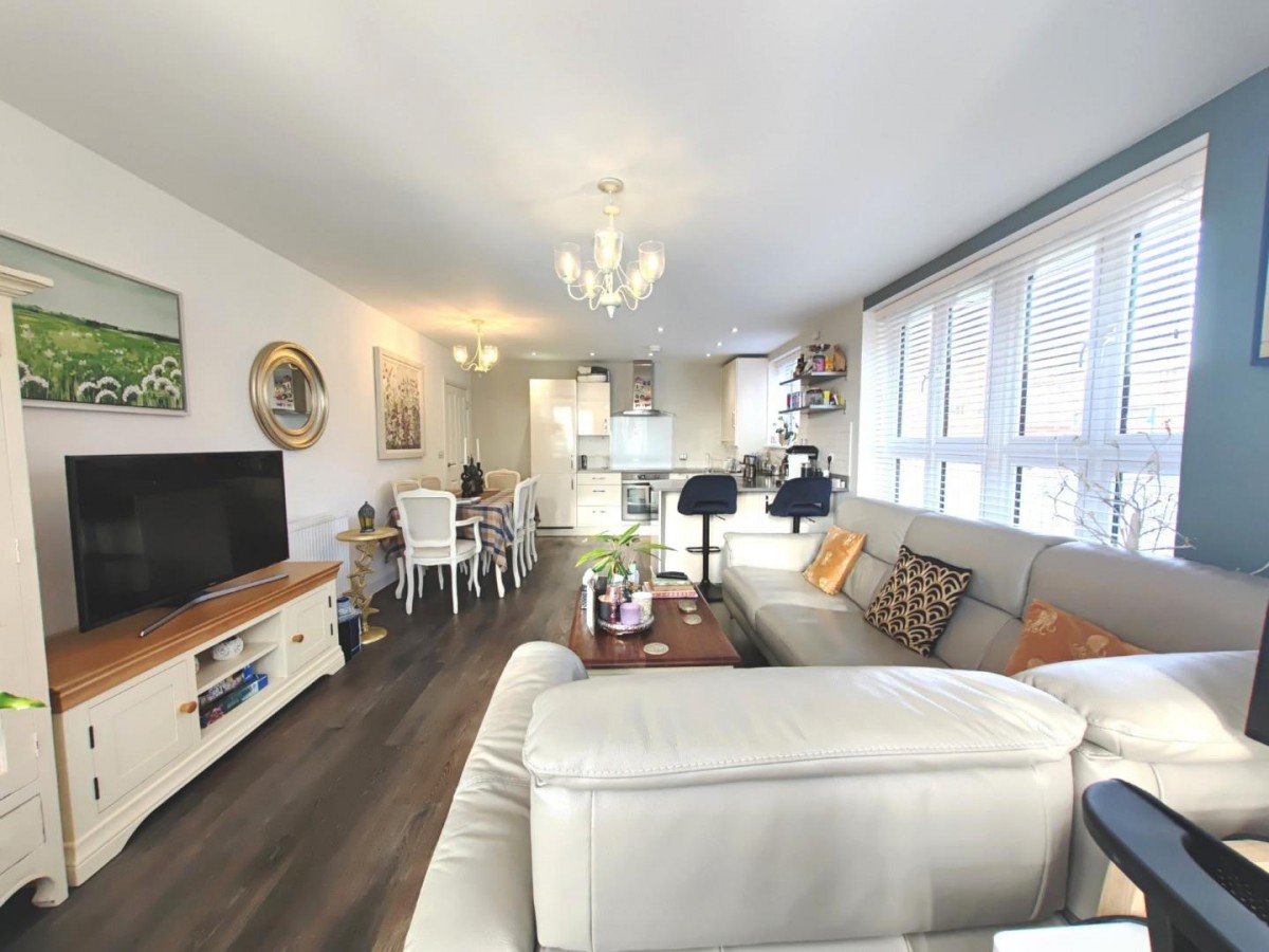 Earle Crescent, Wokingham