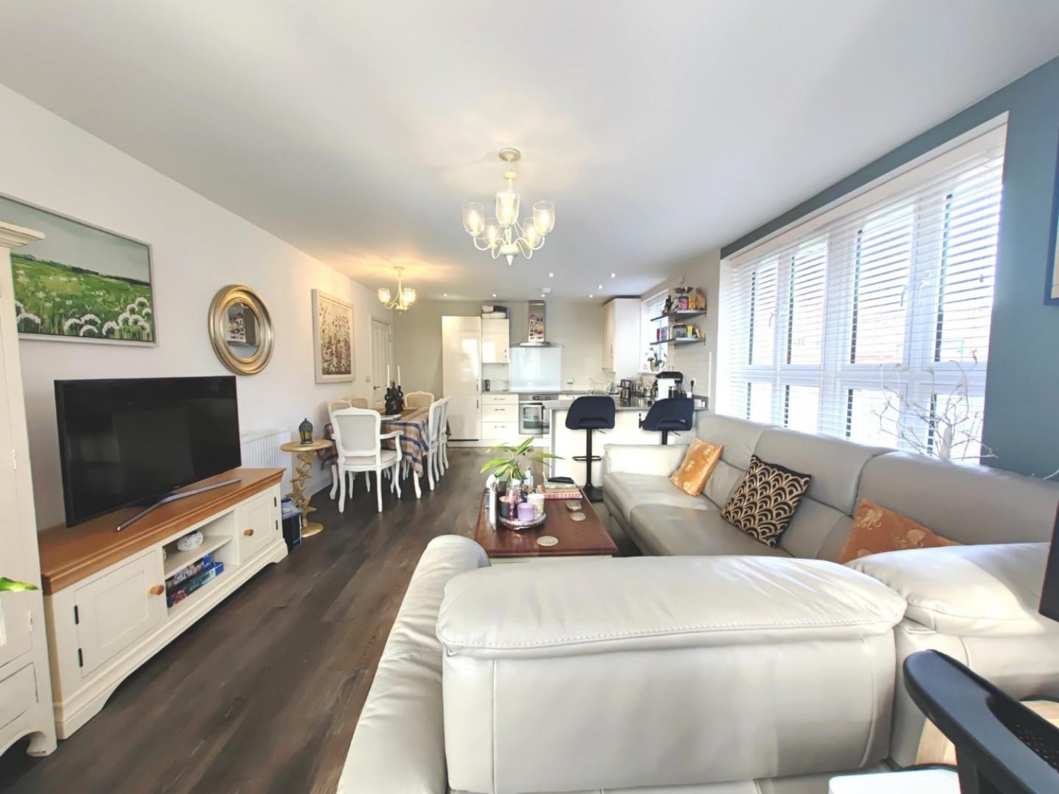 Earle Crescent, Wokingham