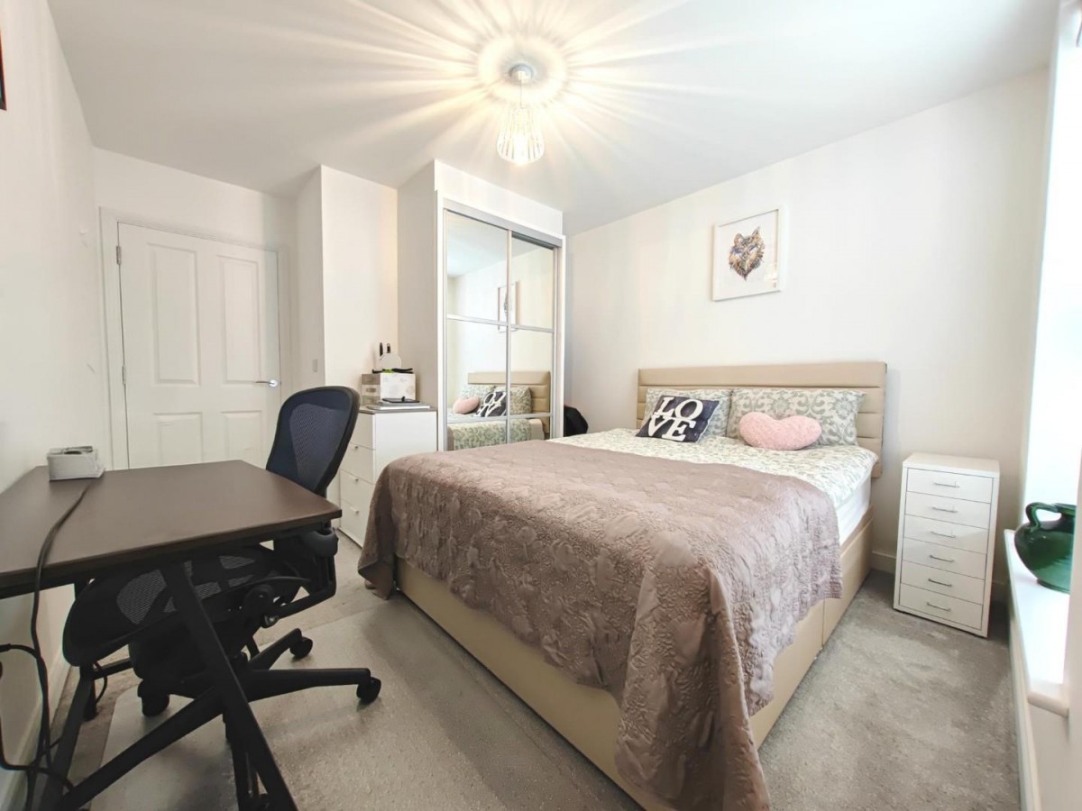 Earle Crescent, Wokingham