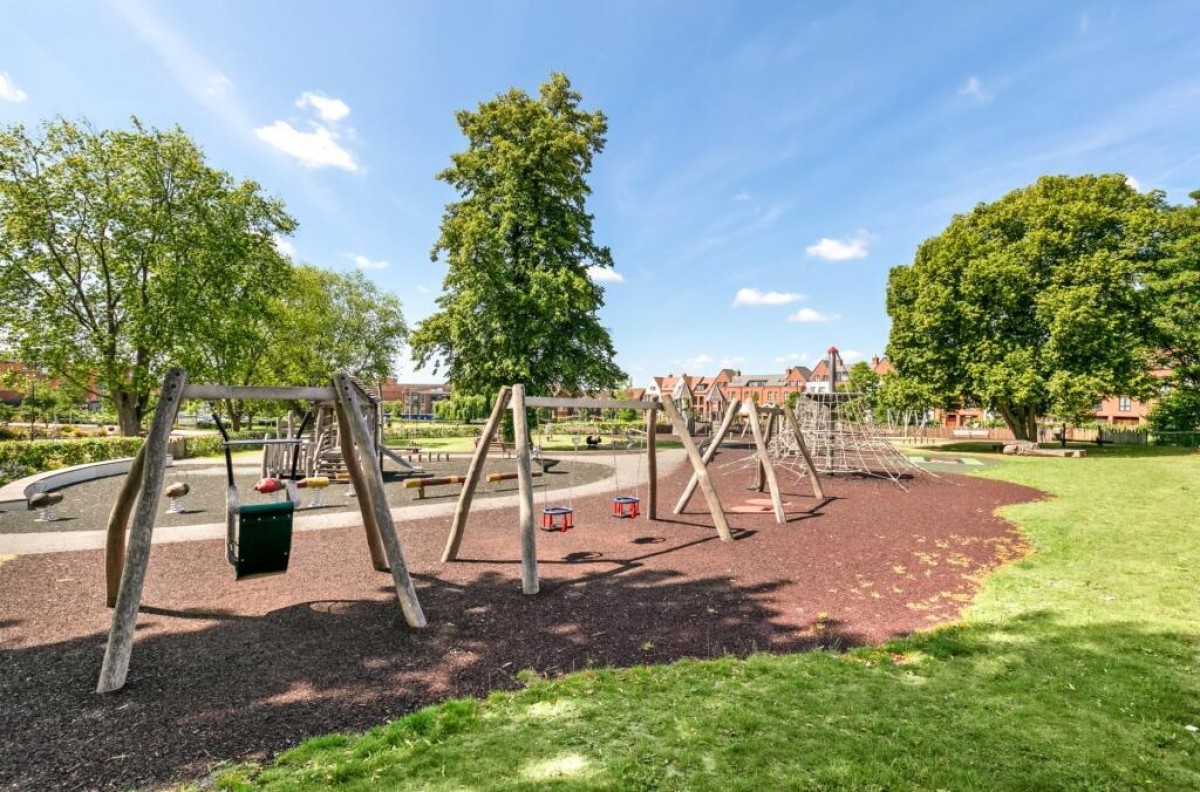 Earle Crescent, Wokingham