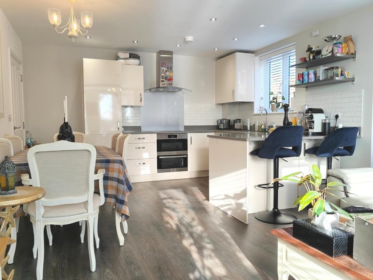 Earle Crescent, Wokingham