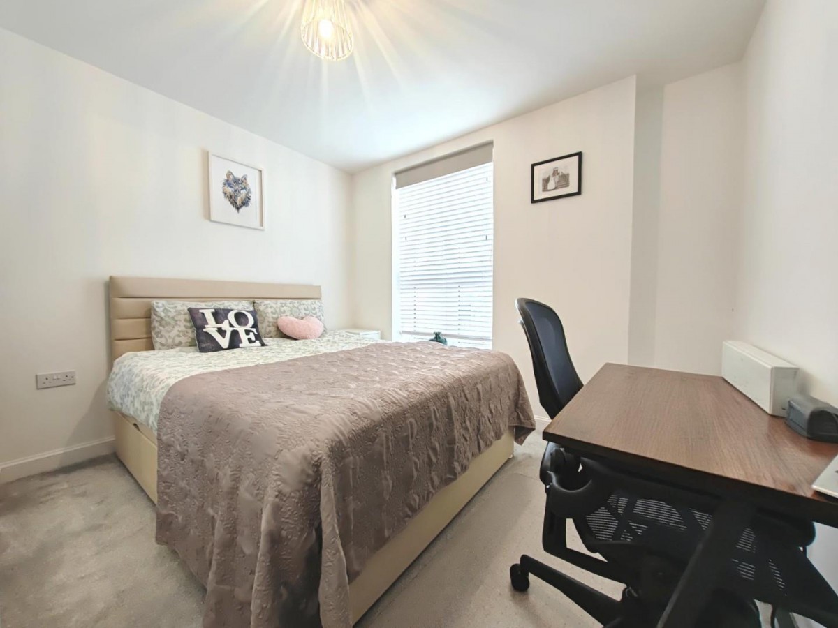 Earle Crescent, Wokingham