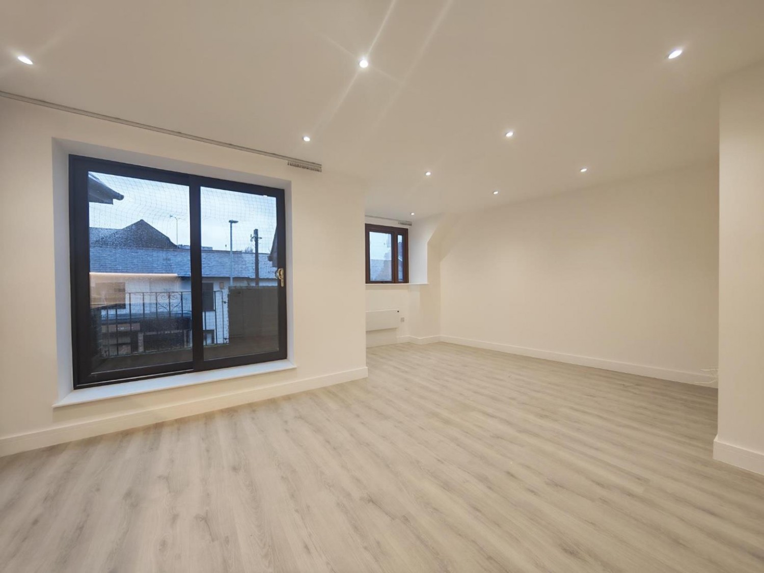 Peach Street, Wokingham