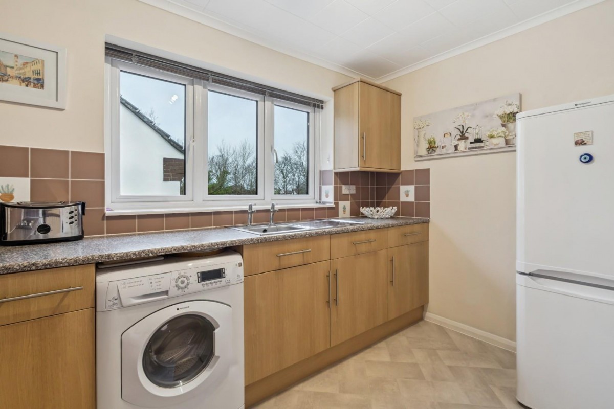 Windsor Court, King George V Road, Amersham, Buckinghamshire, HP6 5AN