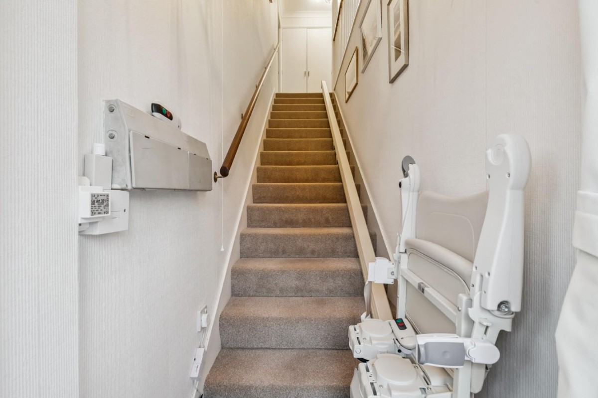 Windsor Court, King George V Road, Amersham, Buckinghamshire, HP6 5AN