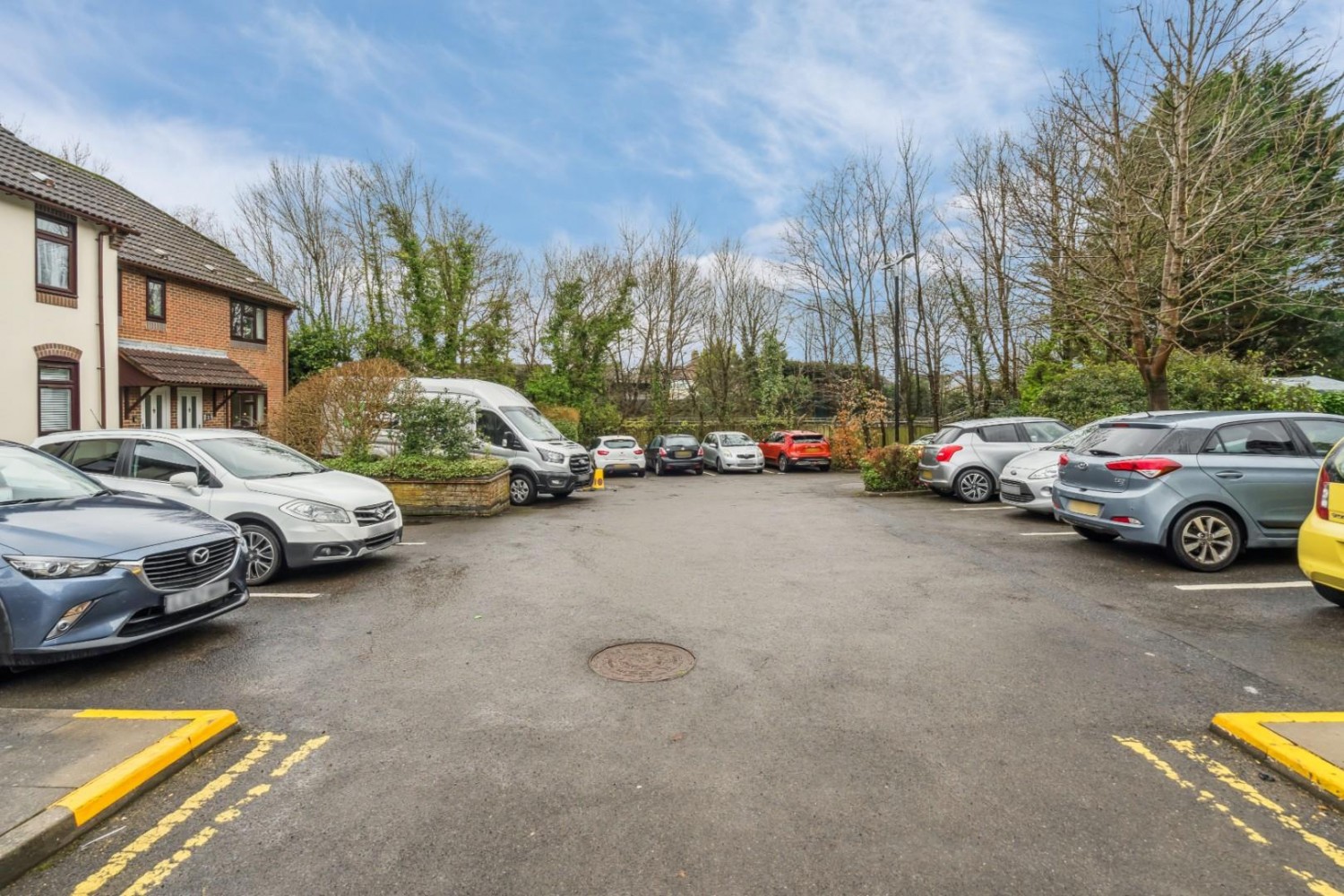 Windsor Court, King George V Road, Amersham, Buckinghamshire, HP6 5AN