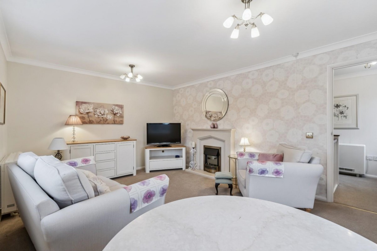 Windsor Court, King George V Road, Amersham, Buckinghamshire, HP6 5AN
