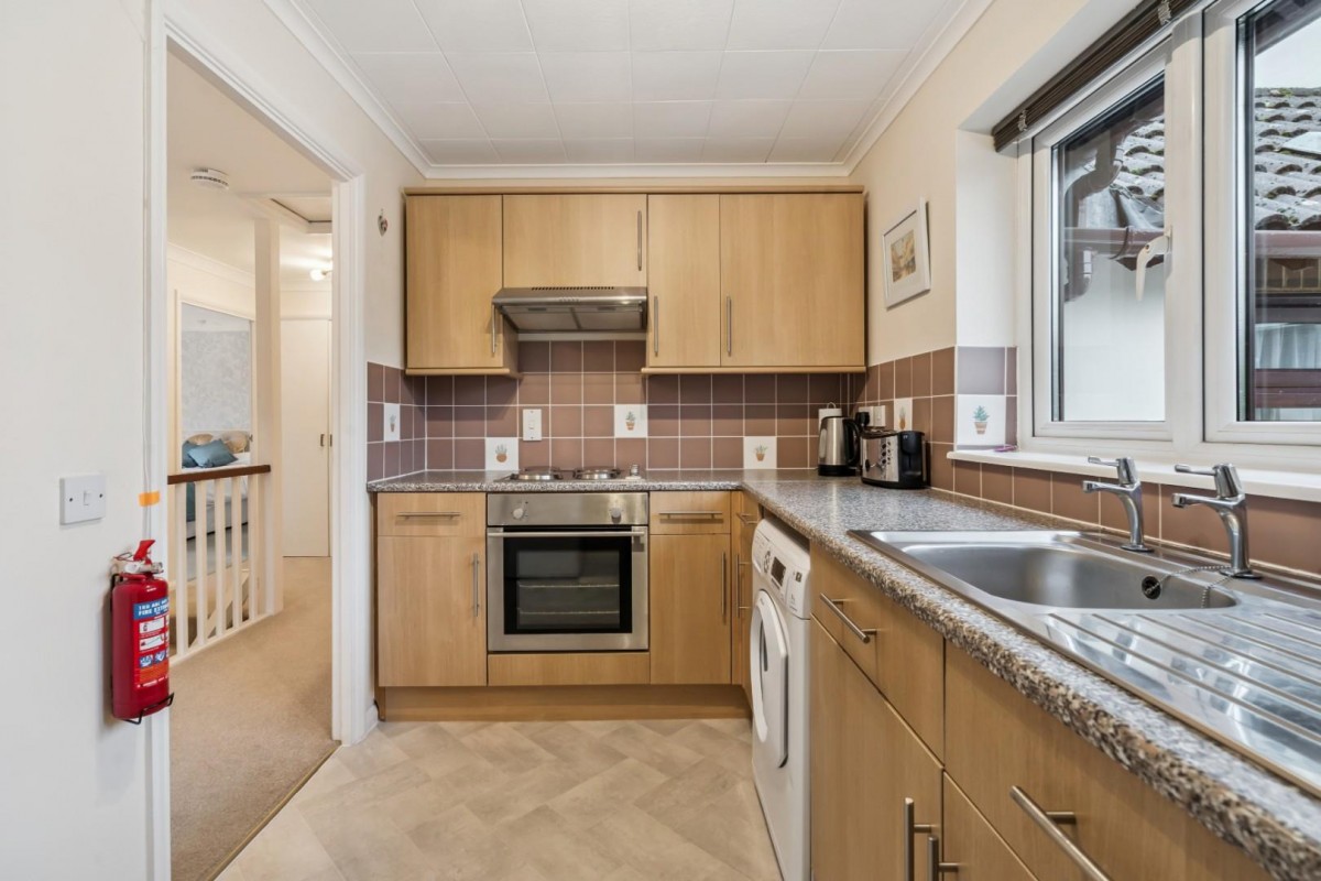 Windsor Court, King George V Road, Amersham, Buckinghamshire, HP6 5AN