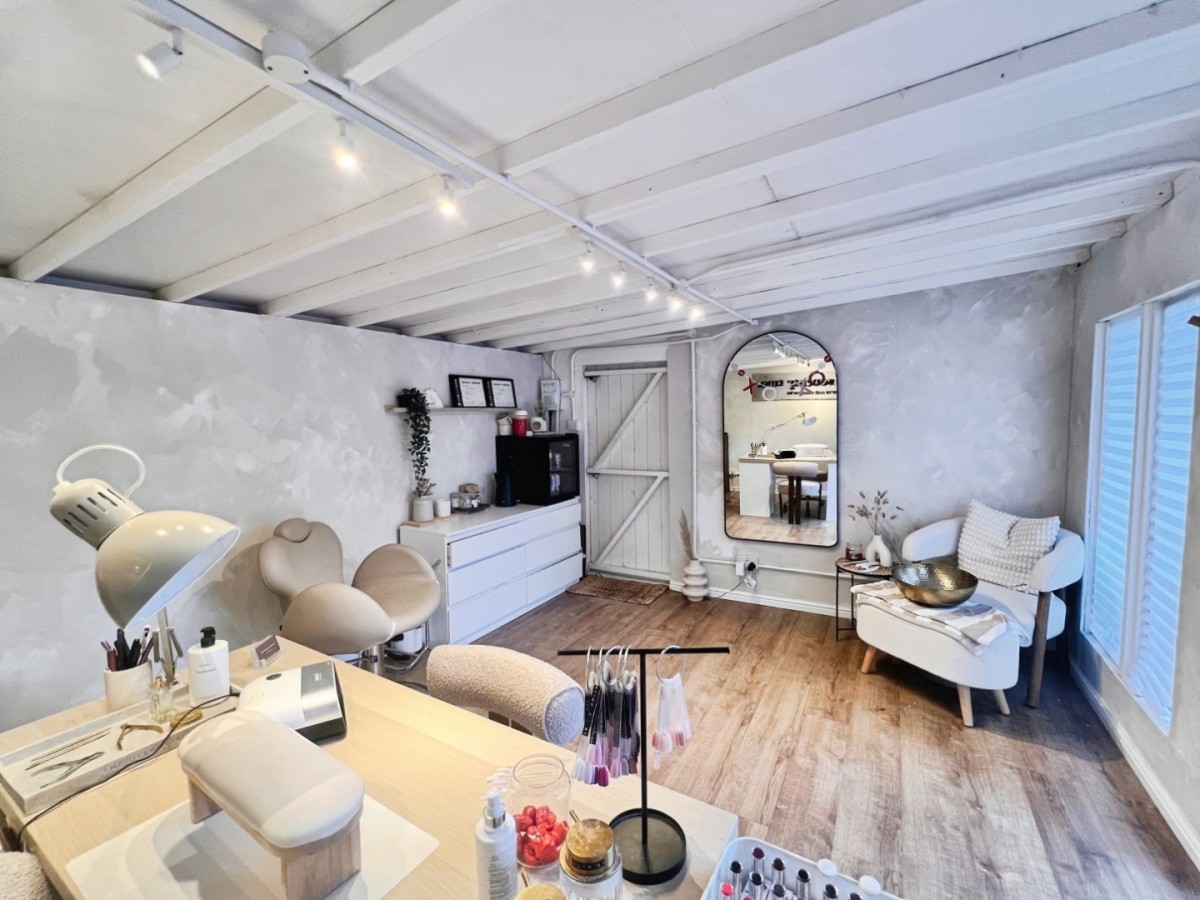 Old Park Avenue, Canterbury