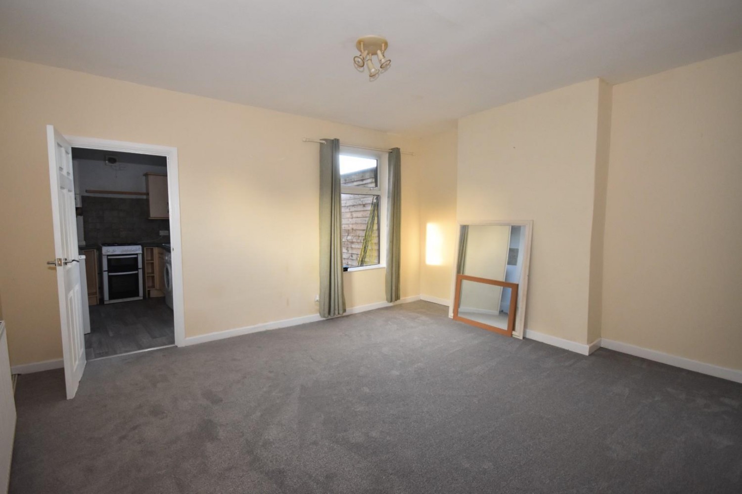 St. Johns Road, Newbold, Chesterfield, S41 8TG
