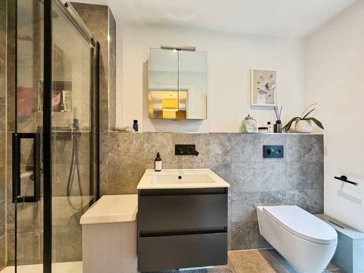 OTIUM LAKE, PLUCKLEY