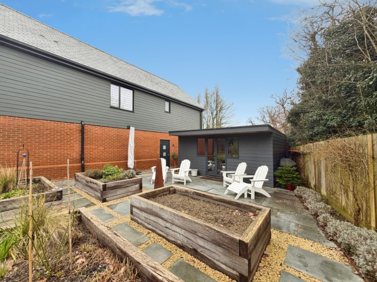 OTIUM LAKE, PLUCKLEY