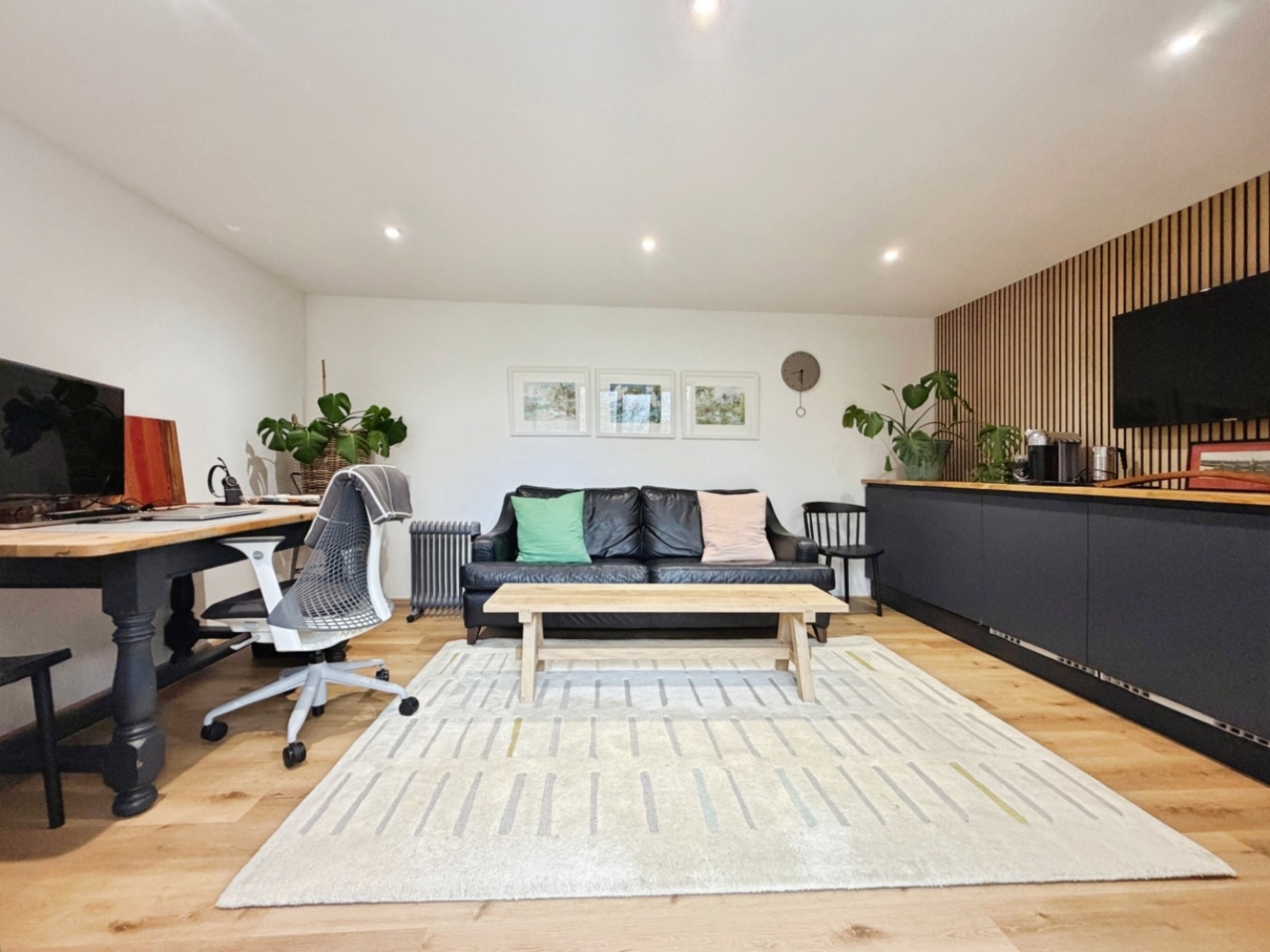 OTIUM LAKE, PLUCKLEY