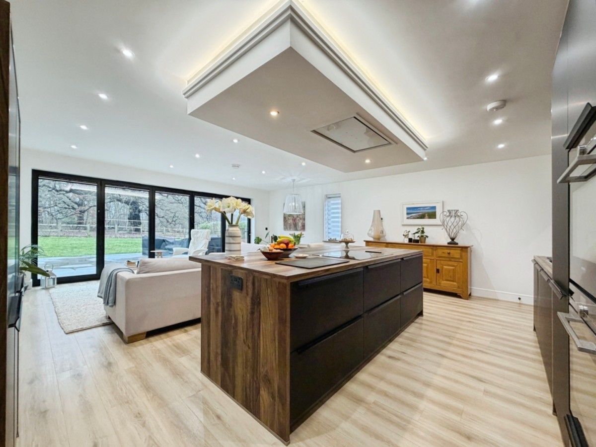 OTIUM LAKE, PLUCKLEY