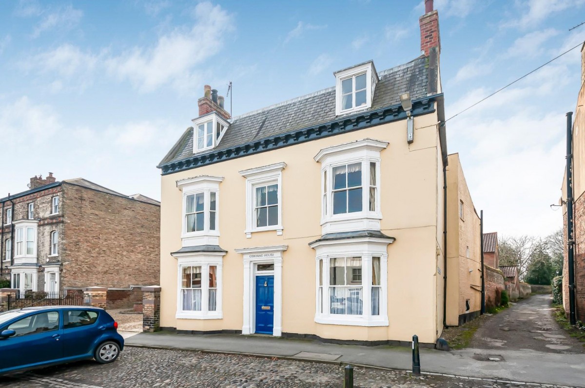 North Bar Without, Beverley, HU17 7AG