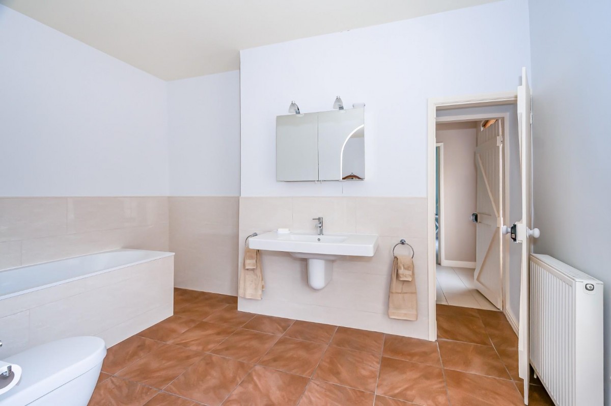 North Bar Without, Beverley, HU17 7AG