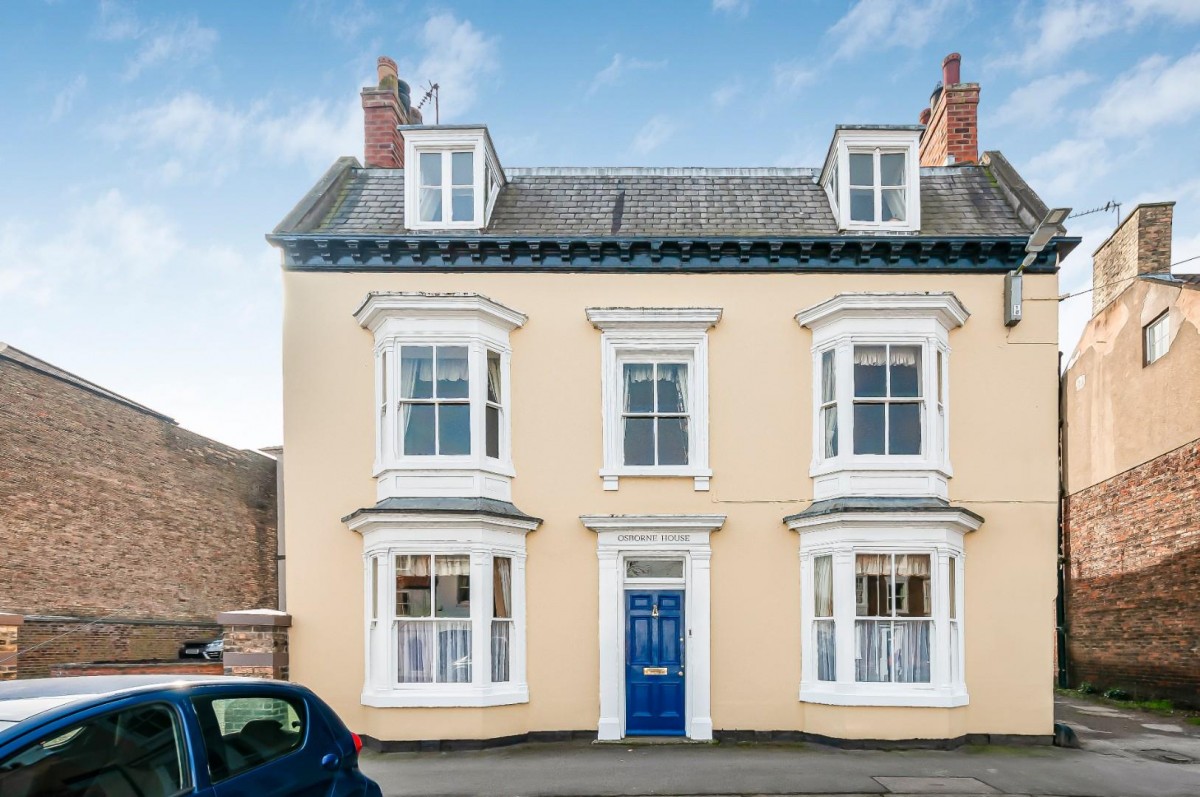 North Bar Without, Beverley, HU17 7AG