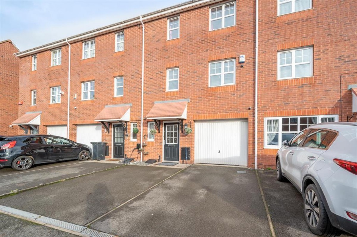 Bickon Drive, Quarry Bank, DY5 2JF