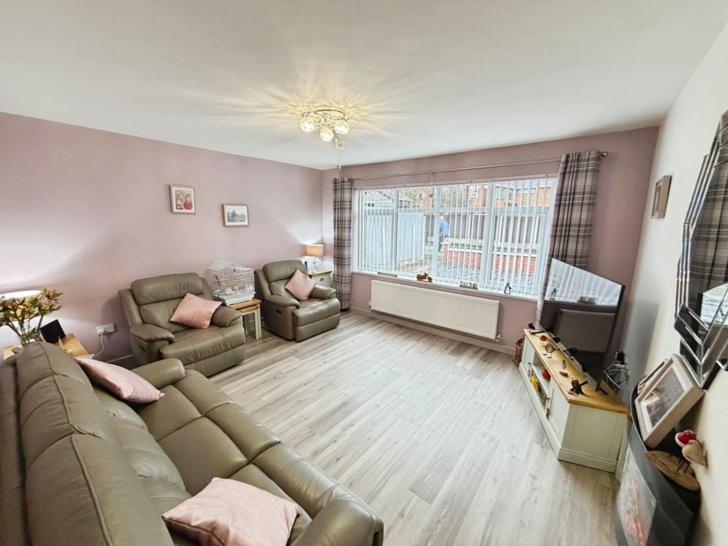 Glenesk Road, Great Sutton