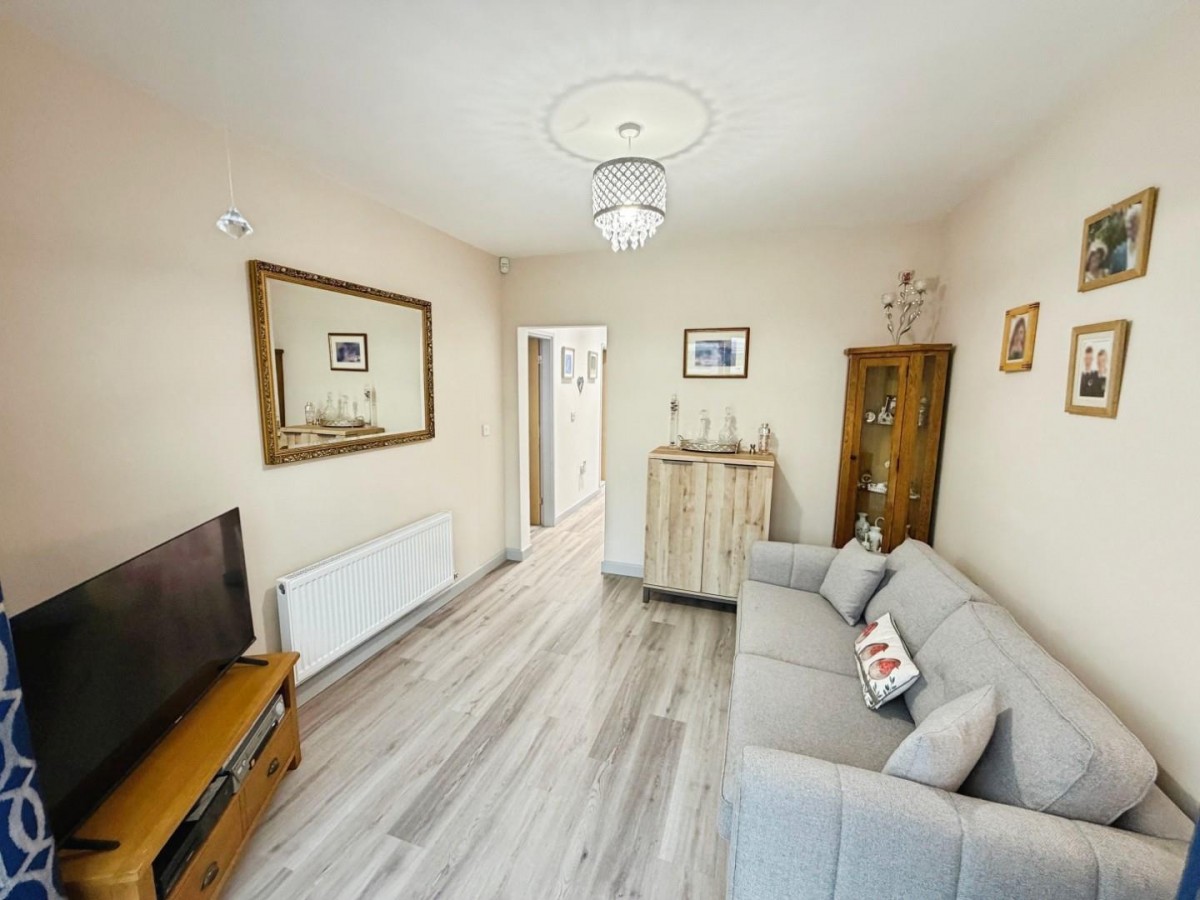 Glenesk Road, Great Sutton