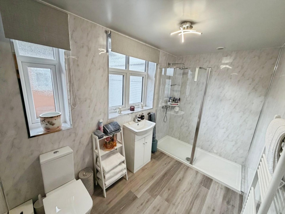 Glenesk Road, Great Sutton