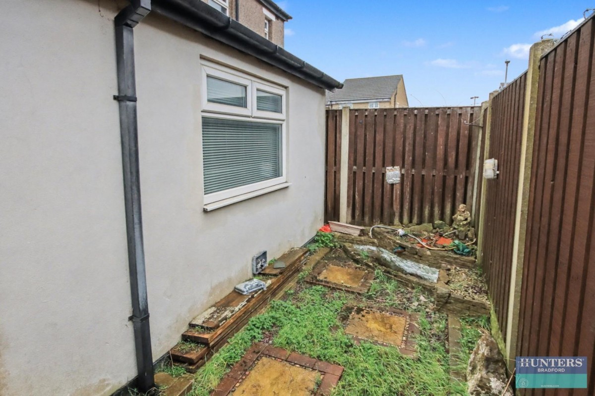 Anlaby Street, Laisterdyke, Bradford, West Yorkshire, BD4 8PS