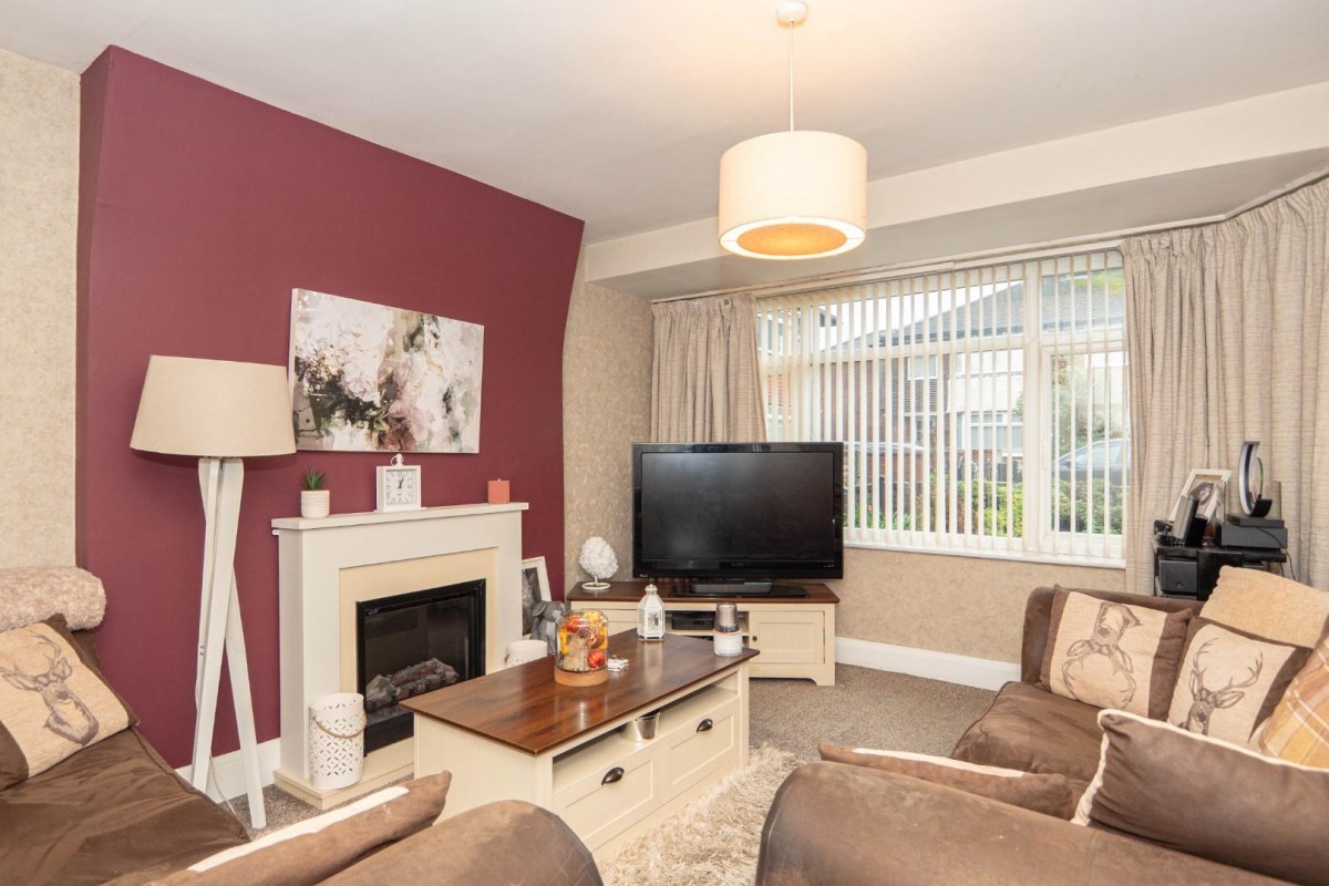 Chatsworth Drive , Pudsey , Leeds , LS28 8JT