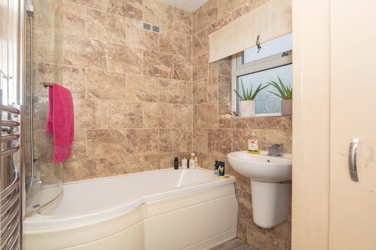 Chatsworth Drive , Pudsey , Leeds , LS28 8JT