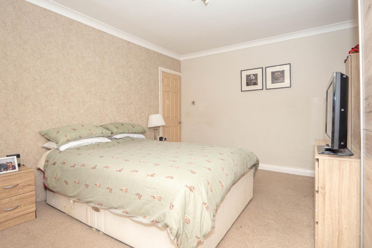 Chatsworth Drive , Pudsey , Leeds , LS28 8JT